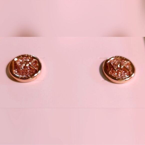 Michael Kors NWT gold sparkly stud earrings $100 - Picture 4 of 5